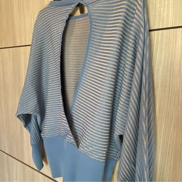 Adrienne Landau Blue & Tan Open Back Dolman Tunic Size XL NWT - Picture 9 of 13